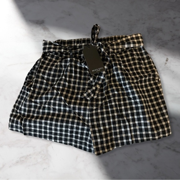 NastyGal Mono Checked Belted Shorts In Size L - Picture 5 of 6